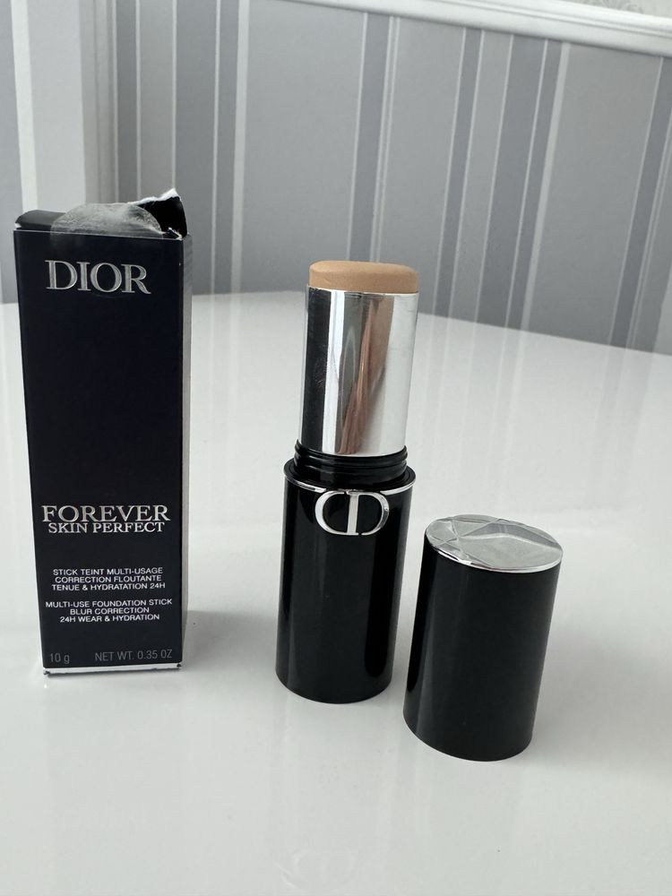Тональний  ( стік ) Dior