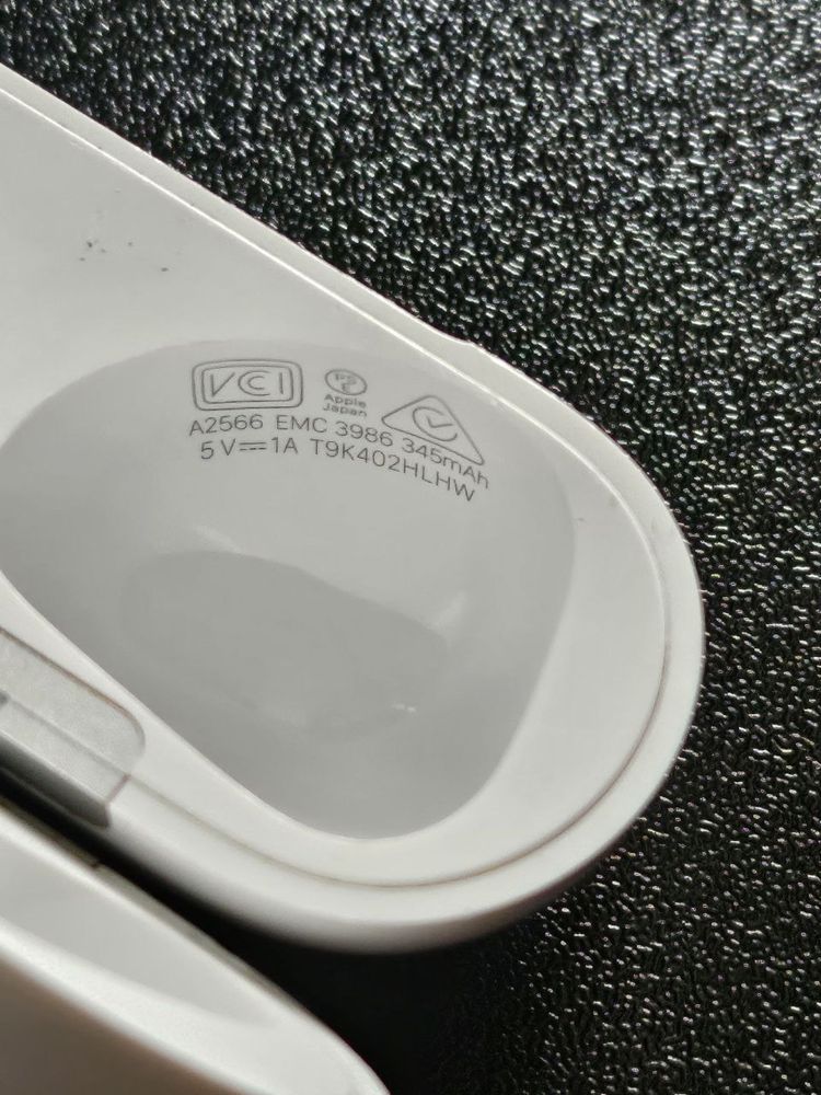Apple AirPods 3 з підтримкою Mag Safe