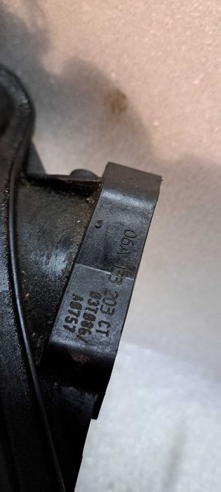 Kolektor ssący wtryski Audi A3 8P 1.6 BGU