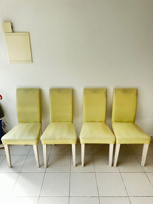 Cadeiras de mesa de jantar em bom estado