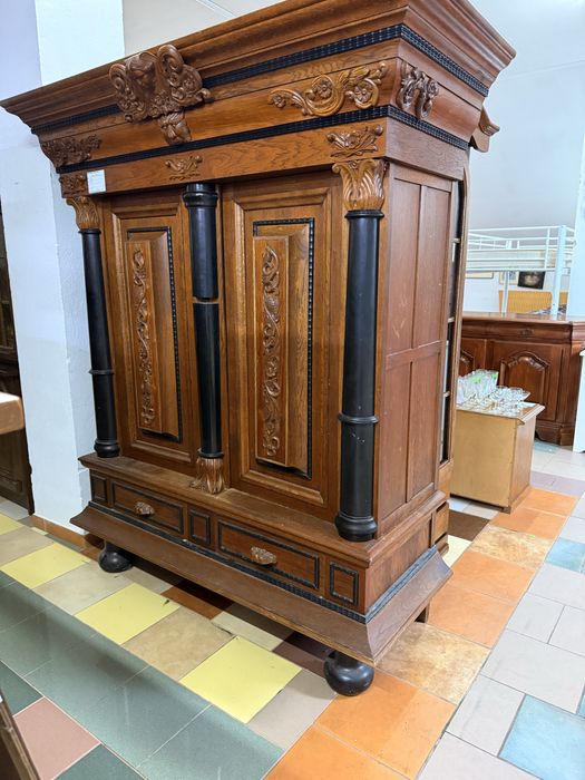 Antyczna zdobiona szafa z Belgii !