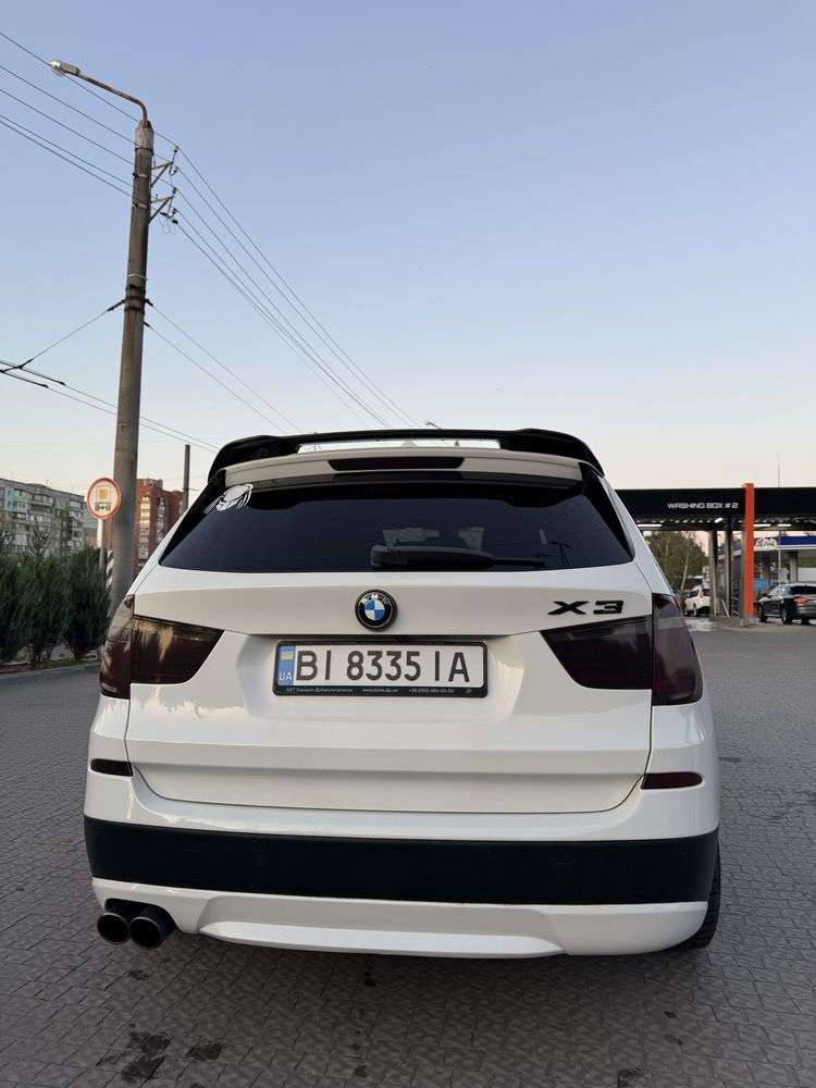Автомобіль BMW X3 f25