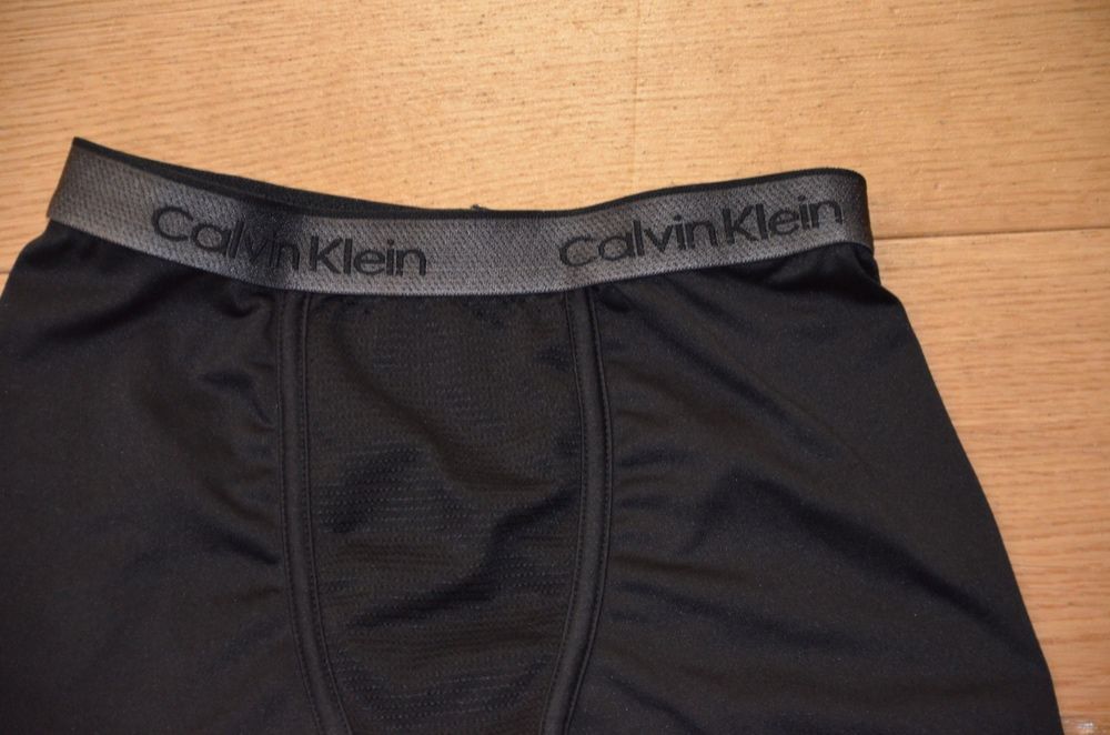 Calvin Klein bokserki 8/10 lat czarne 140 cm