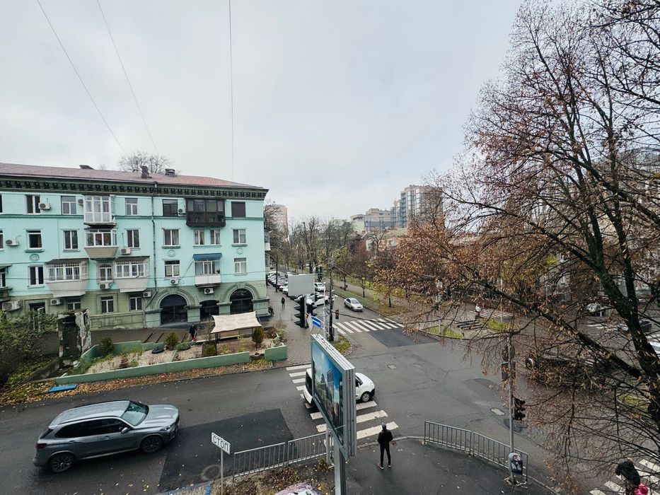 Продам 2-х комн кв-ру в самом Центре, ул. Гоголя (начало)