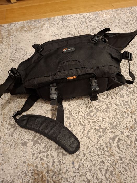 Lowepro Torba biodrowa Inverse 200 AW - czarna