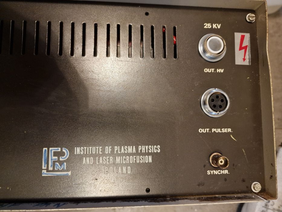 Zasilacz lasera 25kv