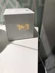 Radio despertador Sony Cubo
