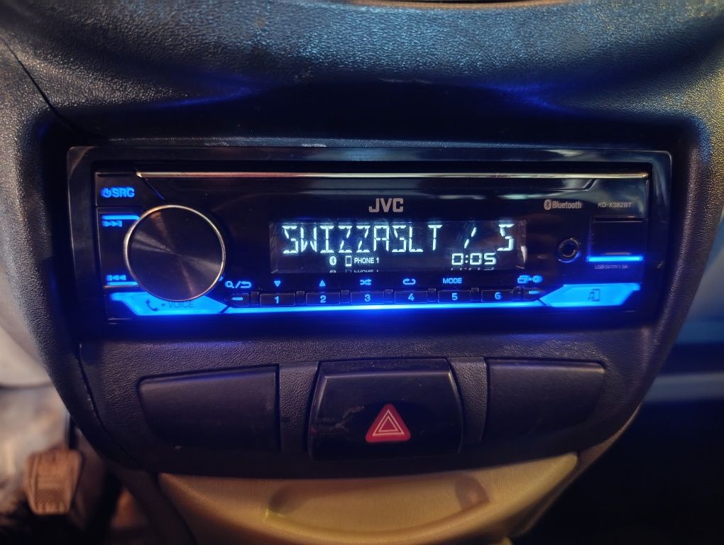 JVC kd-x382BT Блютуз (в идеальном состоянии!)