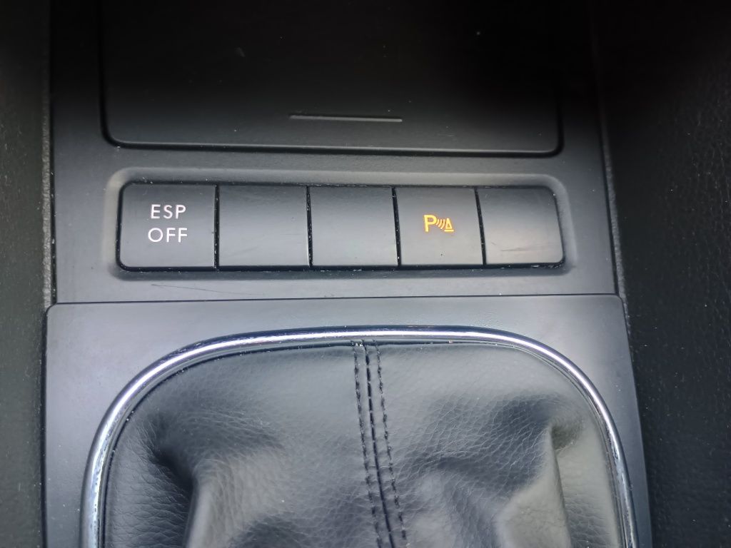 Volkswagen Golf 6 1.6 TDI  Klima Hak