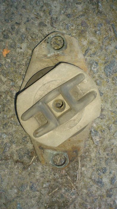 Центральная подушка двигателя Lancia Dedra Fiat Tipo Tempra