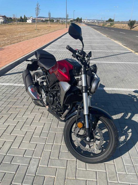 Honda CB300R - Impecável e Pronta a Andar!