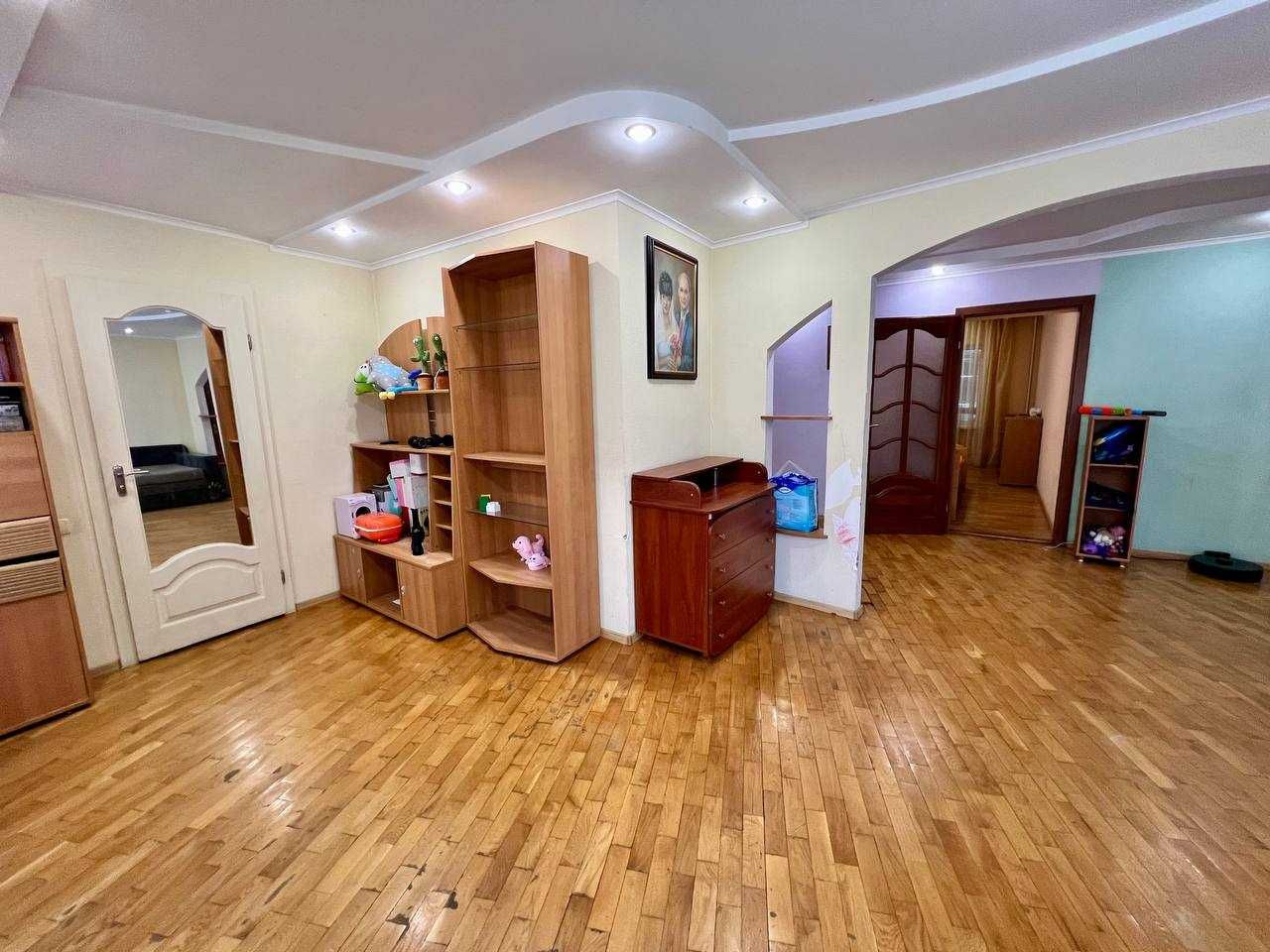 Продам 3х комнатную квартиру район "Ромакса"