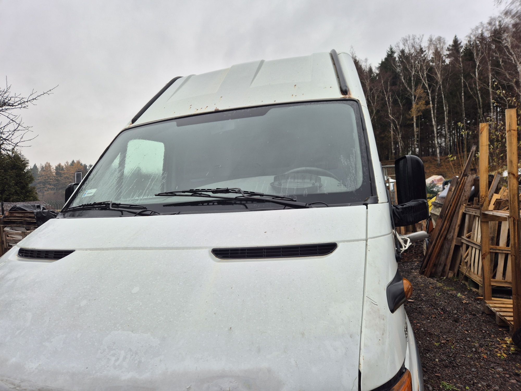 Iveco daili 2000rok sama rama  2.8 pneumatyka  opony 15c