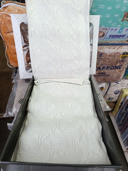 Покривало двостороннє гобеленове турецьке. Бавовняне. В коробці.