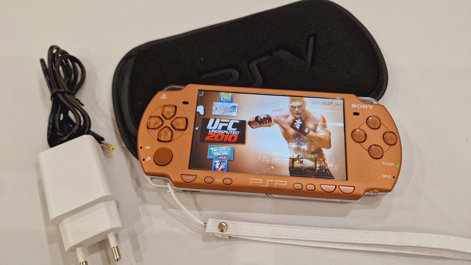Sony PSP 2000 64гиг с играми 130шт