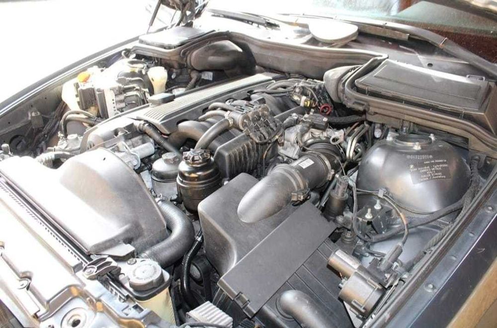 BMW E39 528iA _ Para Peças