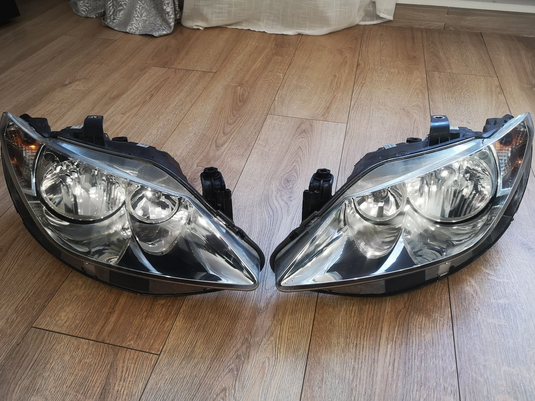 Reflektor lampa przód prawa lewa seat IBIZA 4  IV 6J  europa VALEO