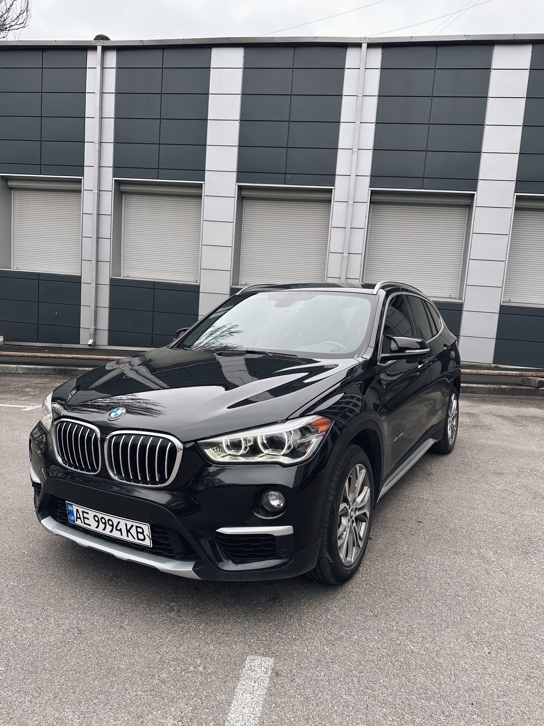 Продам BMW X1 F48 отличное состояние топовая комплектация