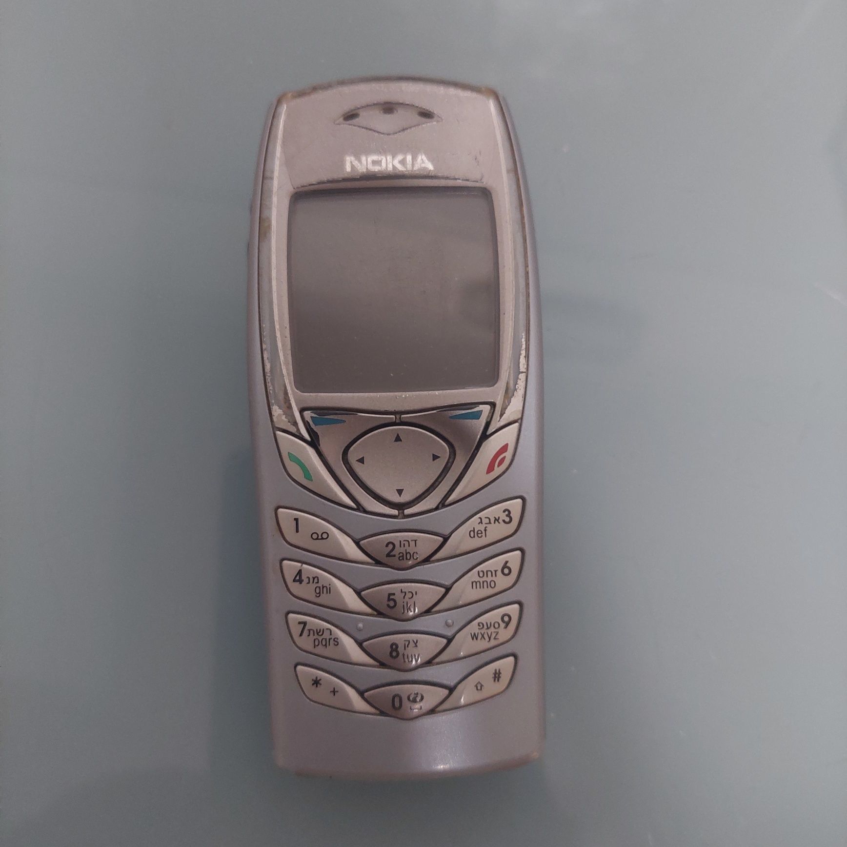 Nokia 6100 usado