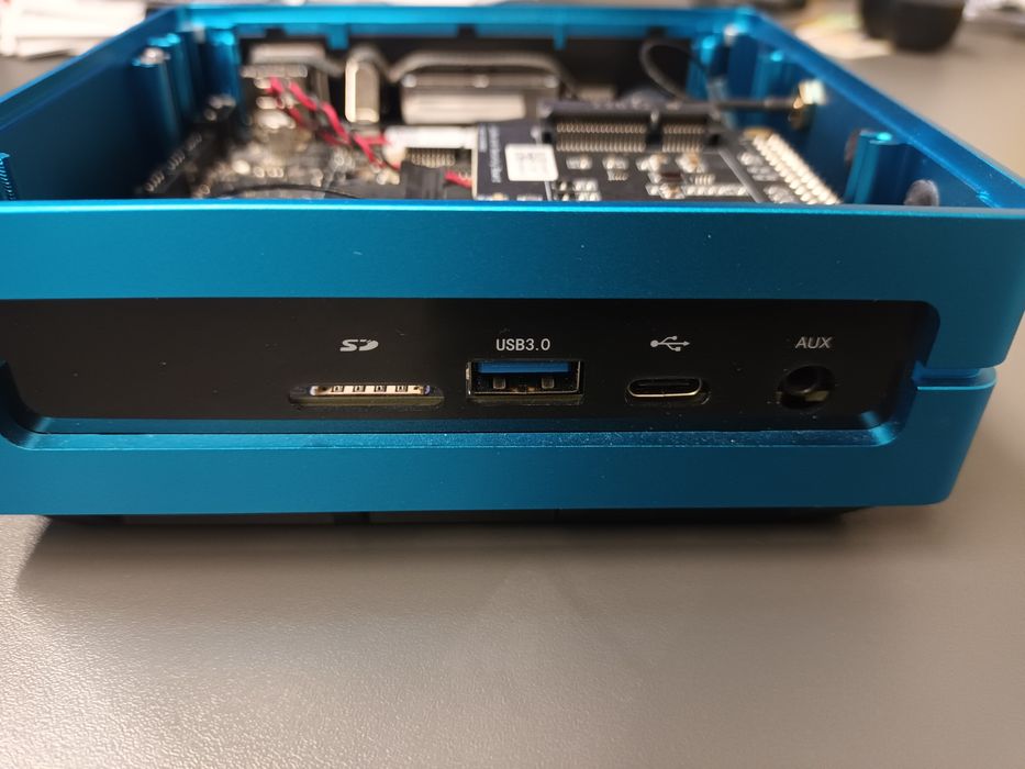 Mini pc Intel® Celeron® J4125 + Raspberry pi RP2040 - SenseCAP M4 Sqa