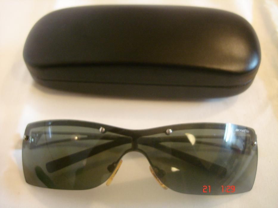 Vários Oculos de Sol Originais com pouco uso