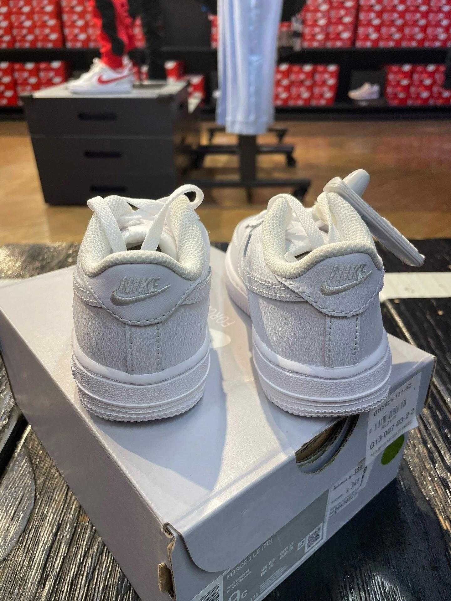 NikeAirForce1Low07White R.41