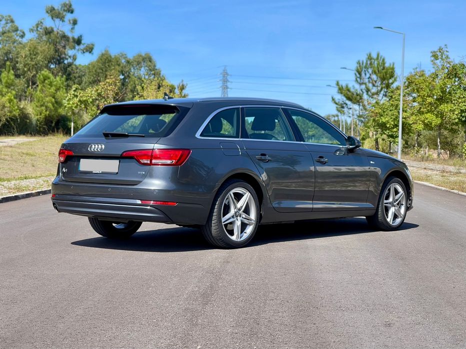 Audi A4 S-Line S-tronic teto panoramico