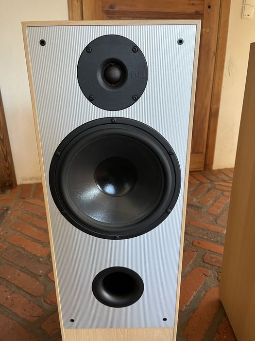 Kolumny głośnikowe Nubert 160 W, 4 Ω
