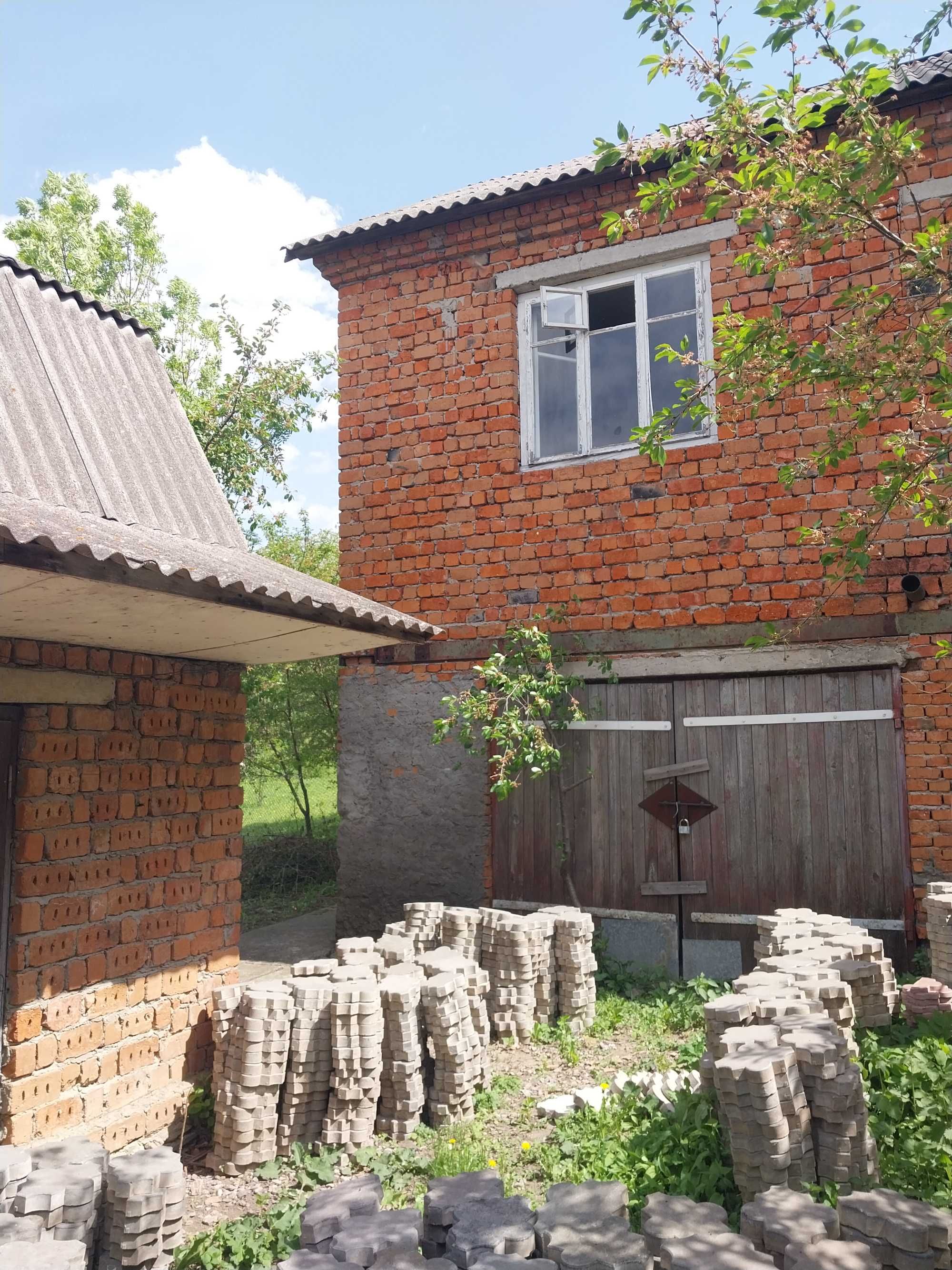 Терміново продається будинок 2 поверхи, р - н Центр