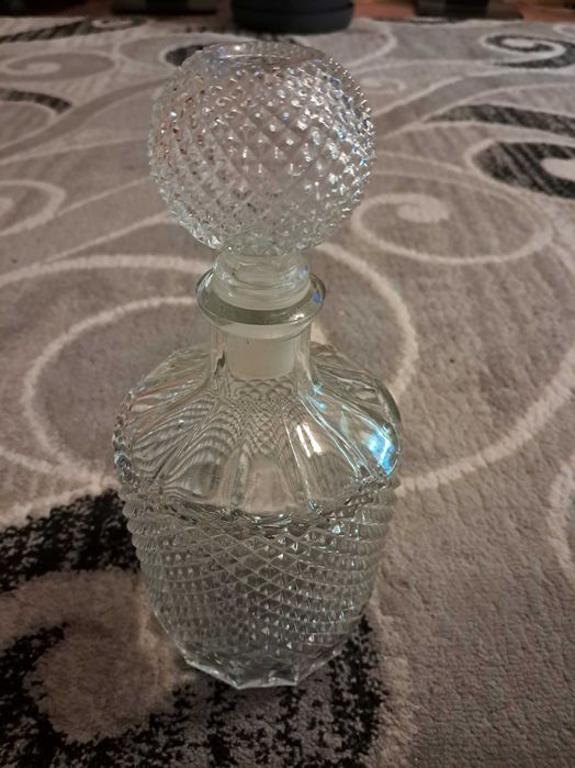 Karafka szklana na alkohol