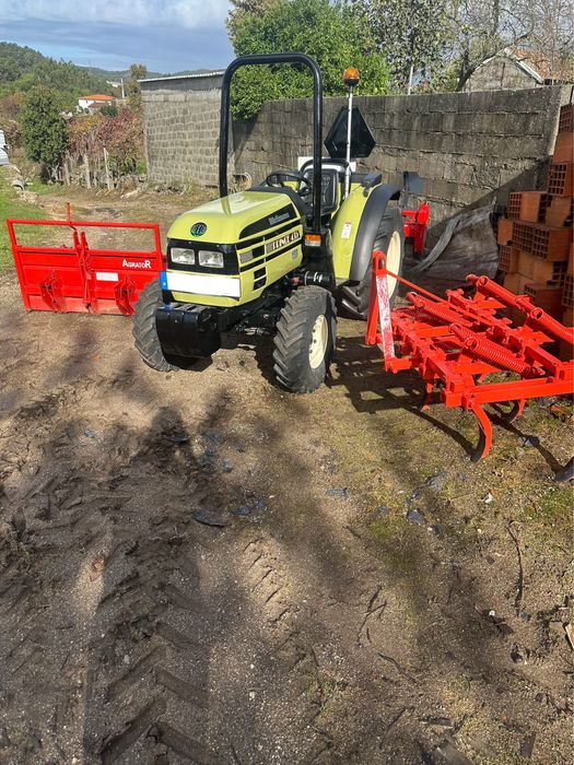 Trator Tractor Hurlimann e Alfaias