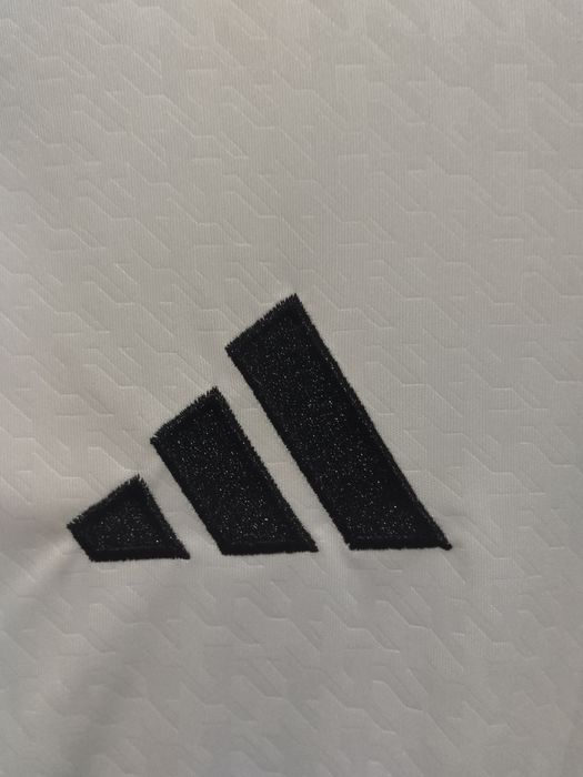 Camisola futebol Real Madrid jogador Mbappé