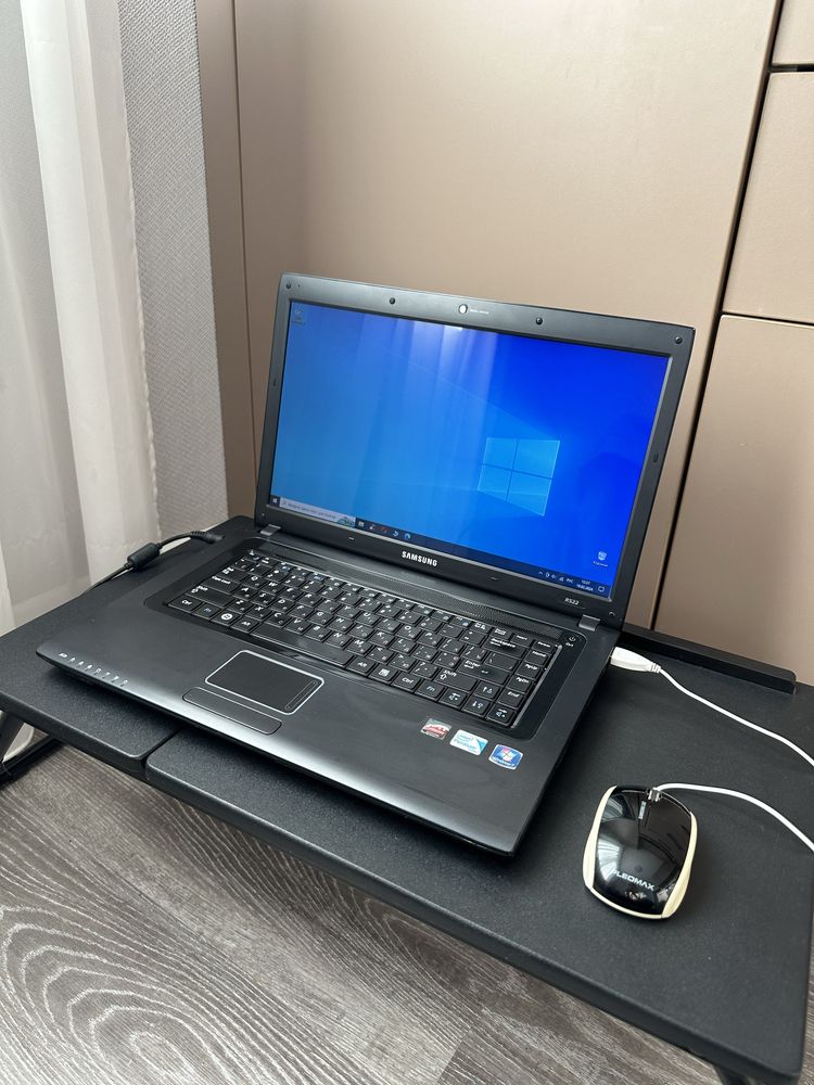 Терміново. Ноутбук Самсунг r522 + SSD Gigabyte