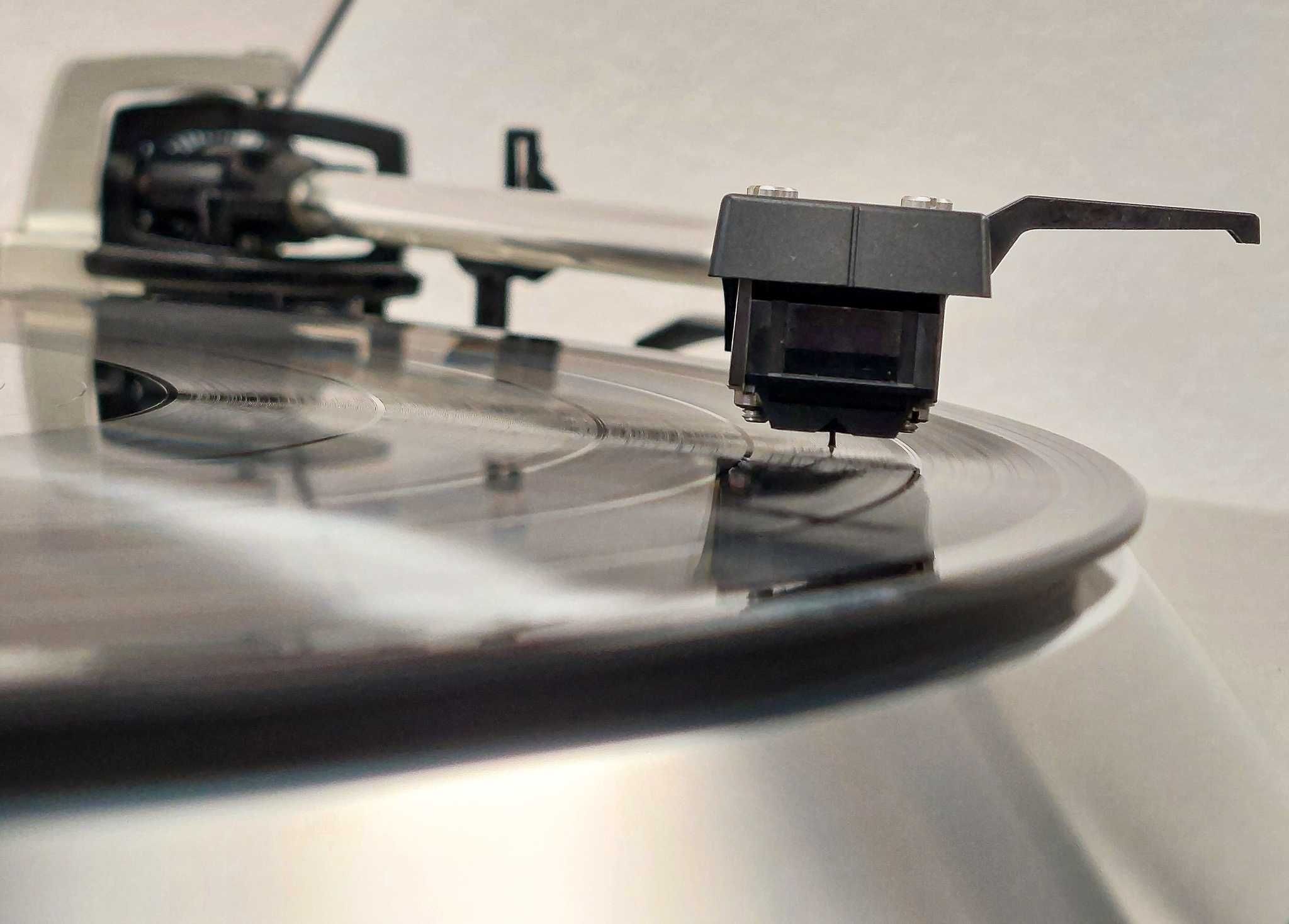 Gira-discos Technics SL-1400 MK2 c/ Shure M95ED