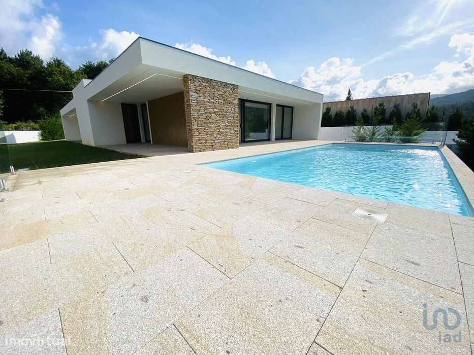 Casa / Villa T3 em Sopo de 350,00 m2