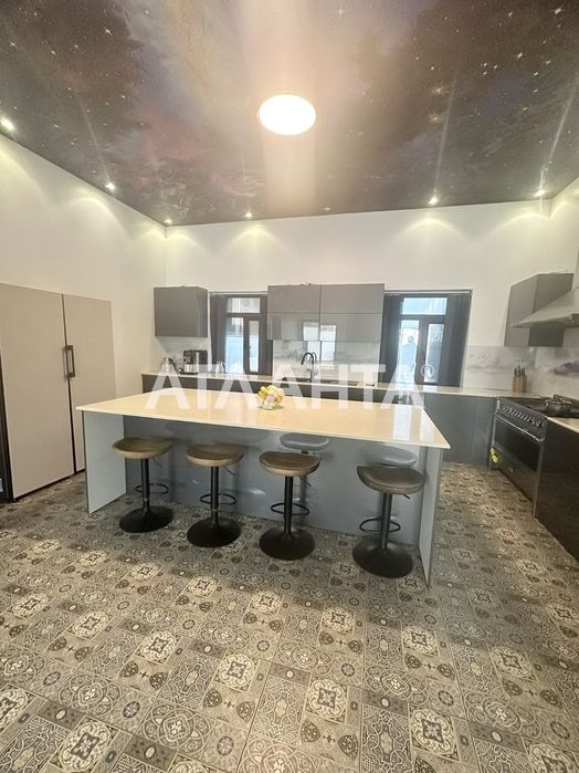 Одноэтажный дом на 20 сотках в пригороде Одессы