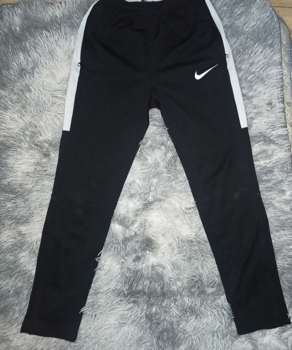 Продам костюм Nike