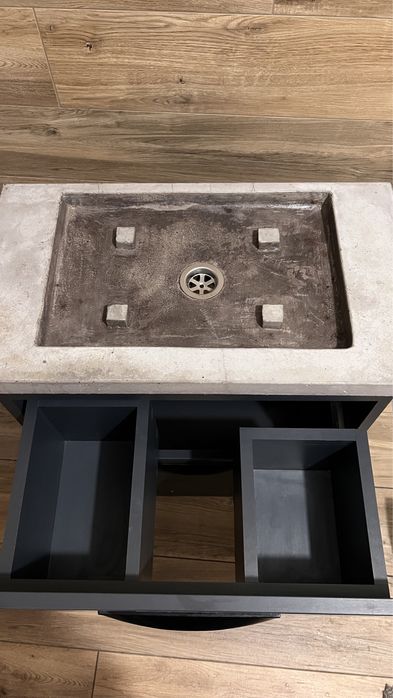 Тумба з умивальником в ванную кімнату