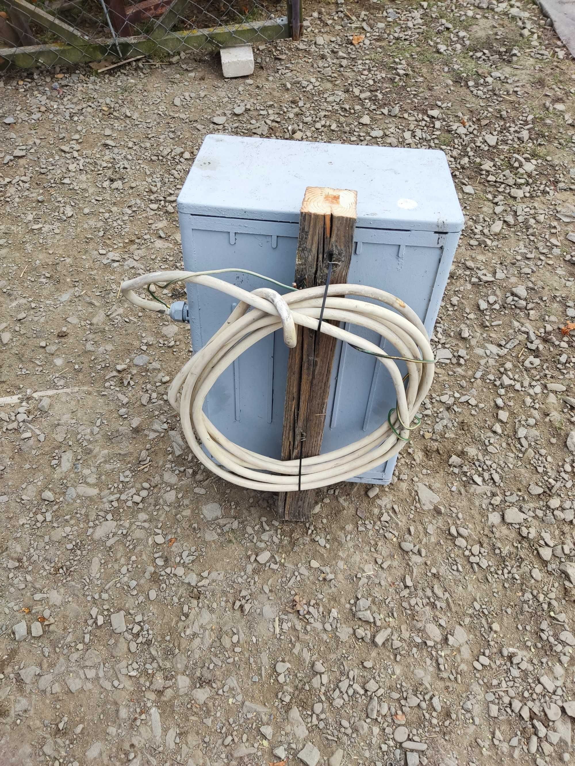 Prowizorka budowlana erbetka skrzynka elektryczna