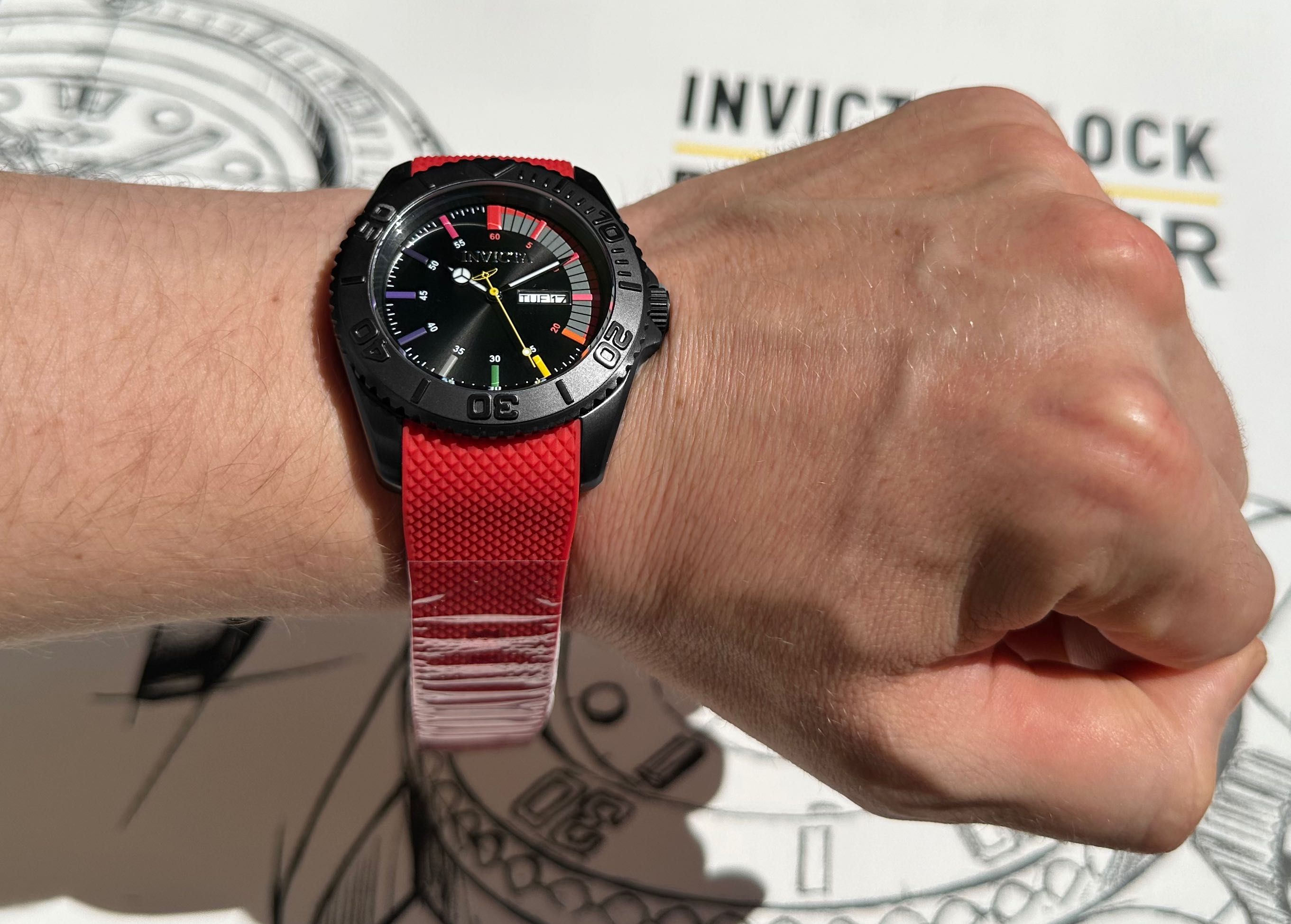 Мужские часы Invicta 44734 Pro Diver Red 44 mm. 100 MT.