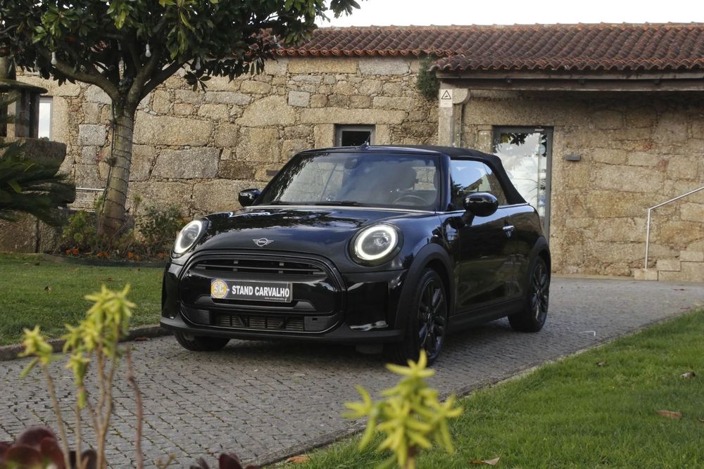 MINI Cabrio Cooper Auto. Essential