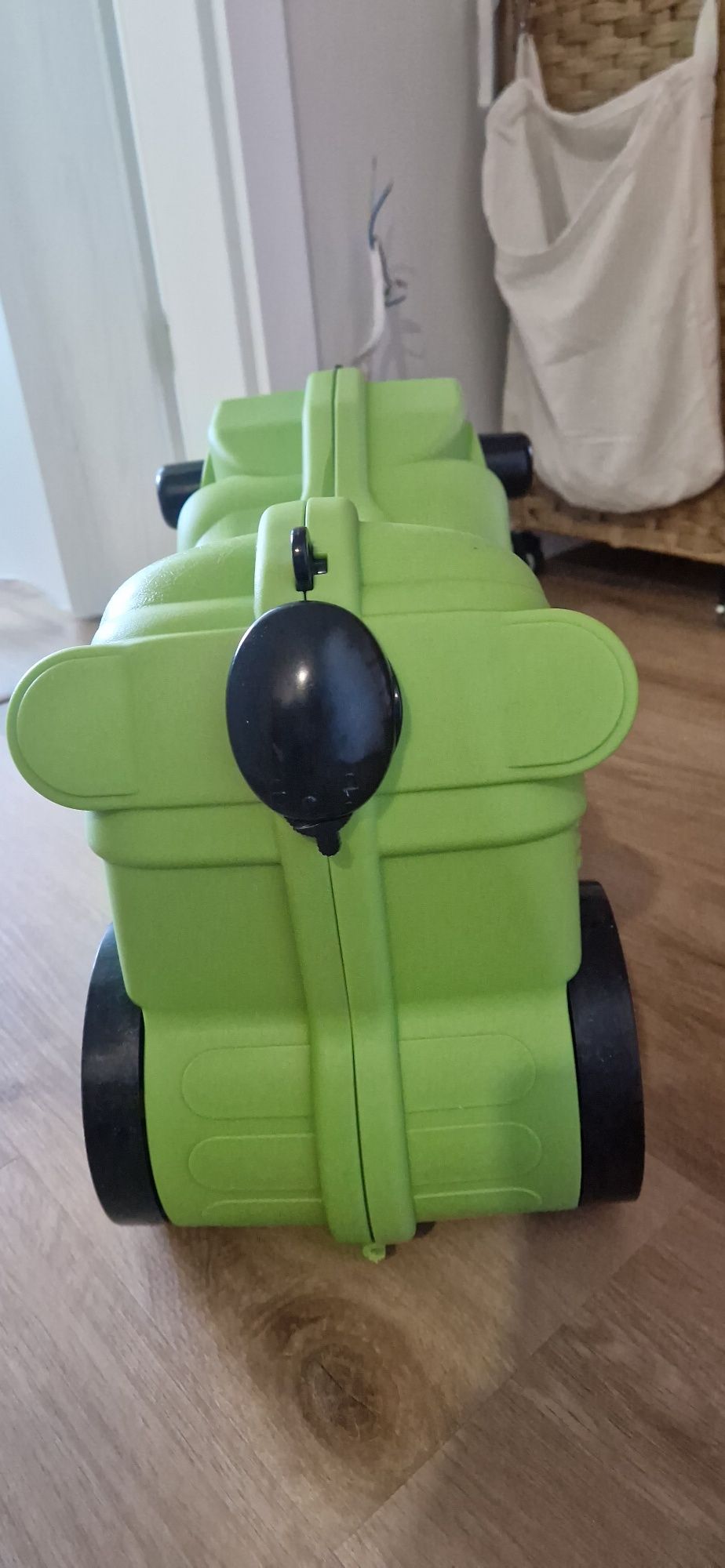 Walizka dziecięca typu TRUNKI