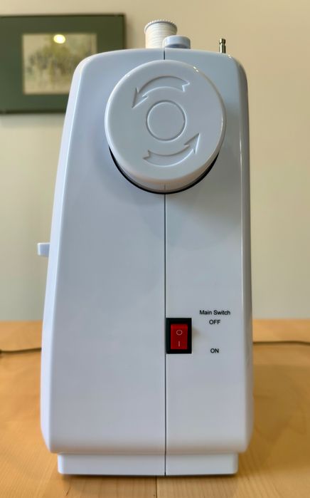 Máquina de Costura Kunft com 20 Pontos