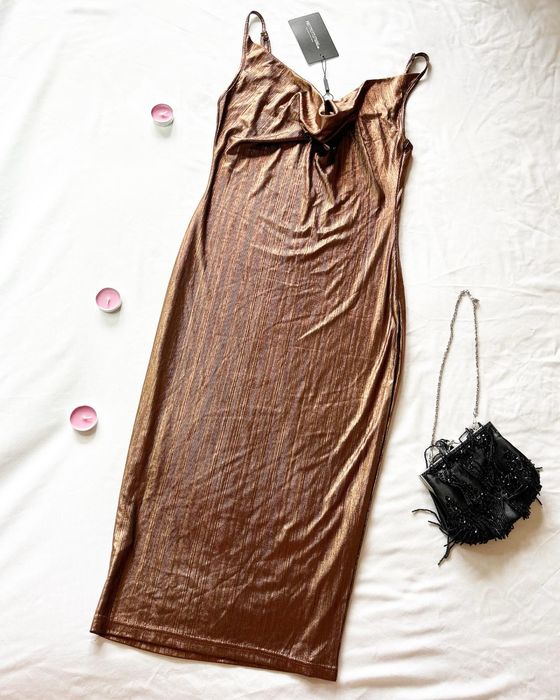 Золота сукня від PLT