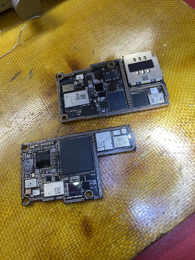 Ремонт мобільних телефонів iPhone samsung xiaomi Huawei Face iD ремонт