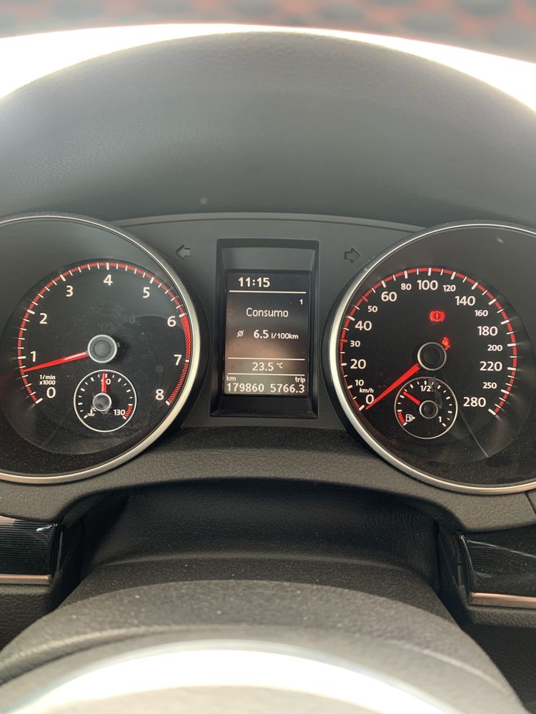 Golf 6 GTI usado com revisoes em dia