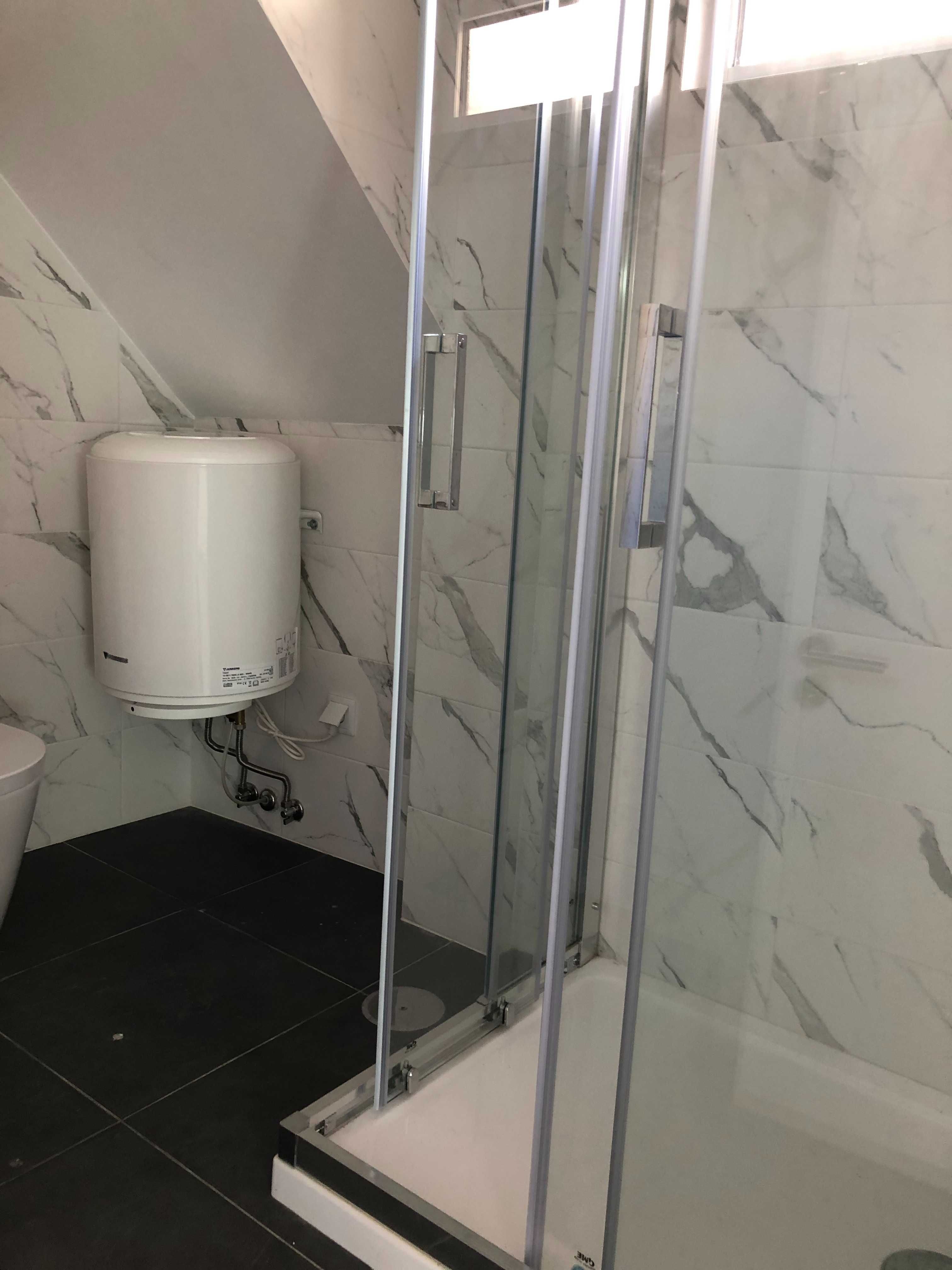 T2 na Graça, remodelado e cozinha semi-equipada. Terraço c vista ampla