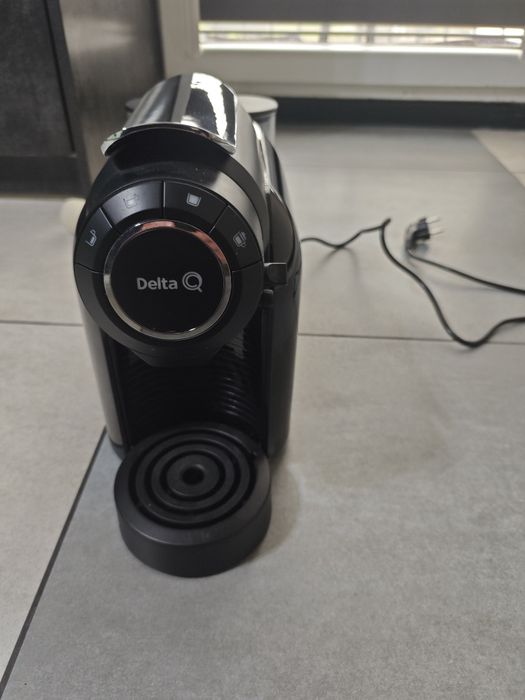 Ekspres kapsułkowy Delta Q plus kapsułki