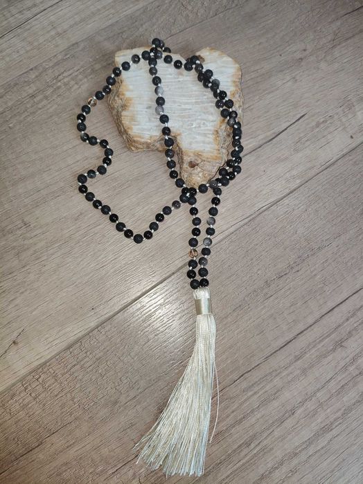 Четки мала из натуральных камней