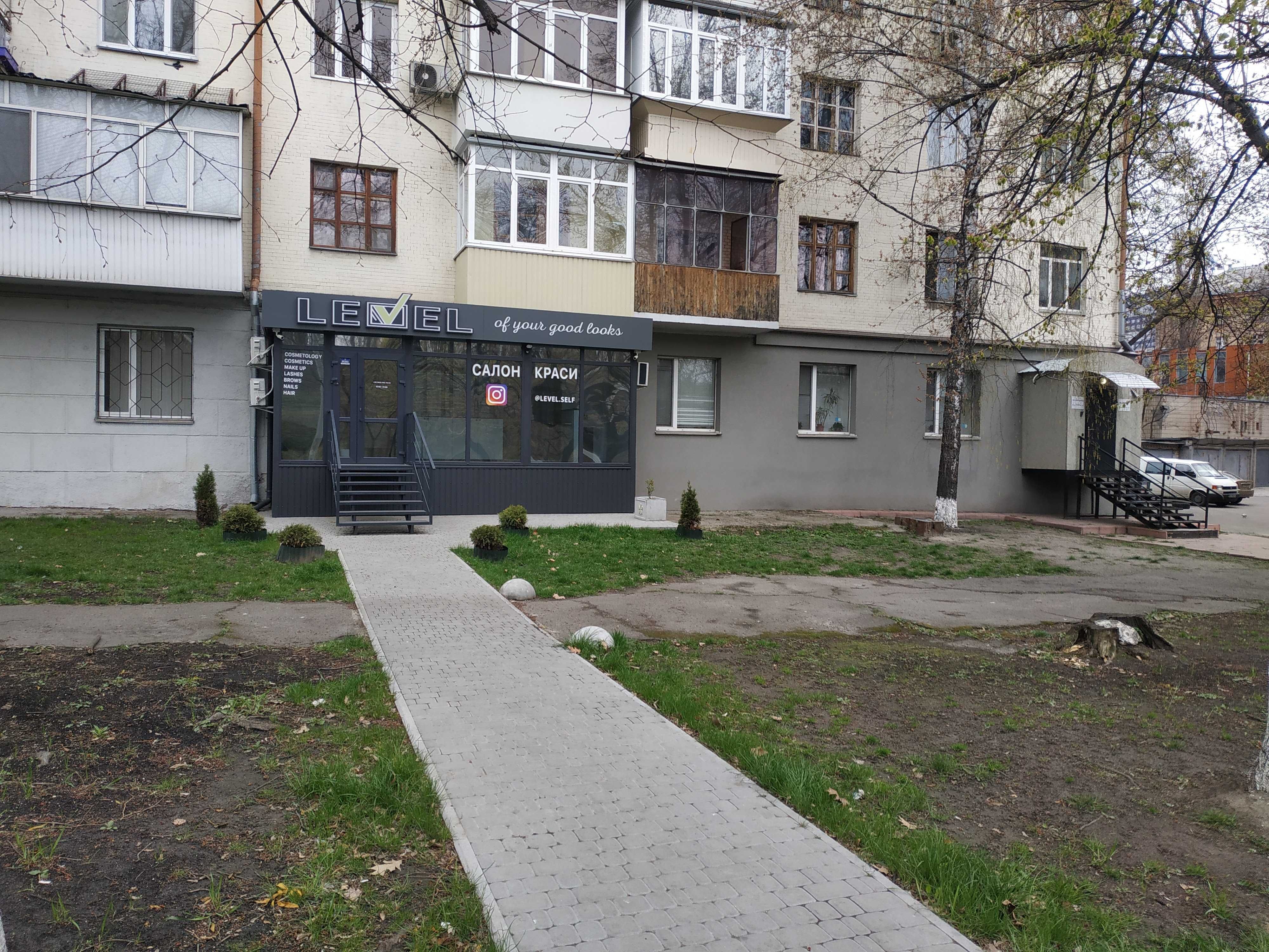 12/17/20/24м2 фасад кабінету "ВСЕ ВКЛЮЧЕНО" весь рік Голосіївський пр.